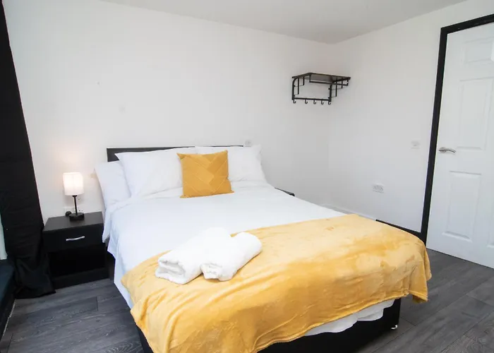 2 Bed 2 Bath City Centre Sleep 7