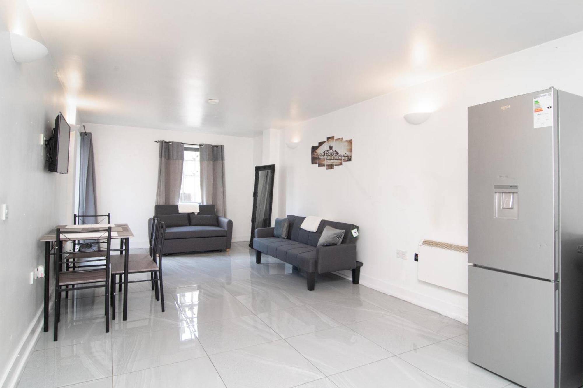 2 Bed 2 Bath Centre Sleep 7